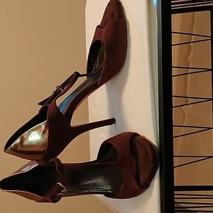 Gucci Brown and Gold T-Strap Sandals, SZ 8 1/2 B